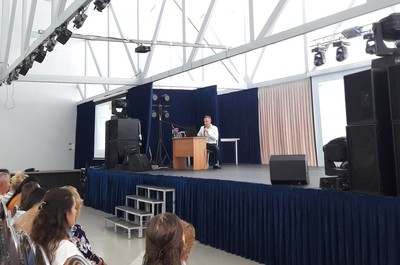 ​Сергей Дмитриев выступил с лекцией «Как распутать родовые сценарии?»