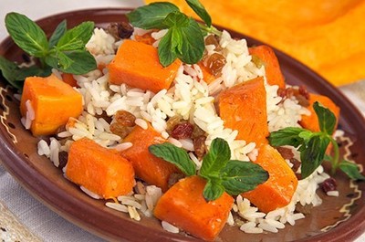 Тыква, тушенная с рисом и изюмом