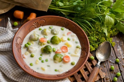 Молочный суп с овощами